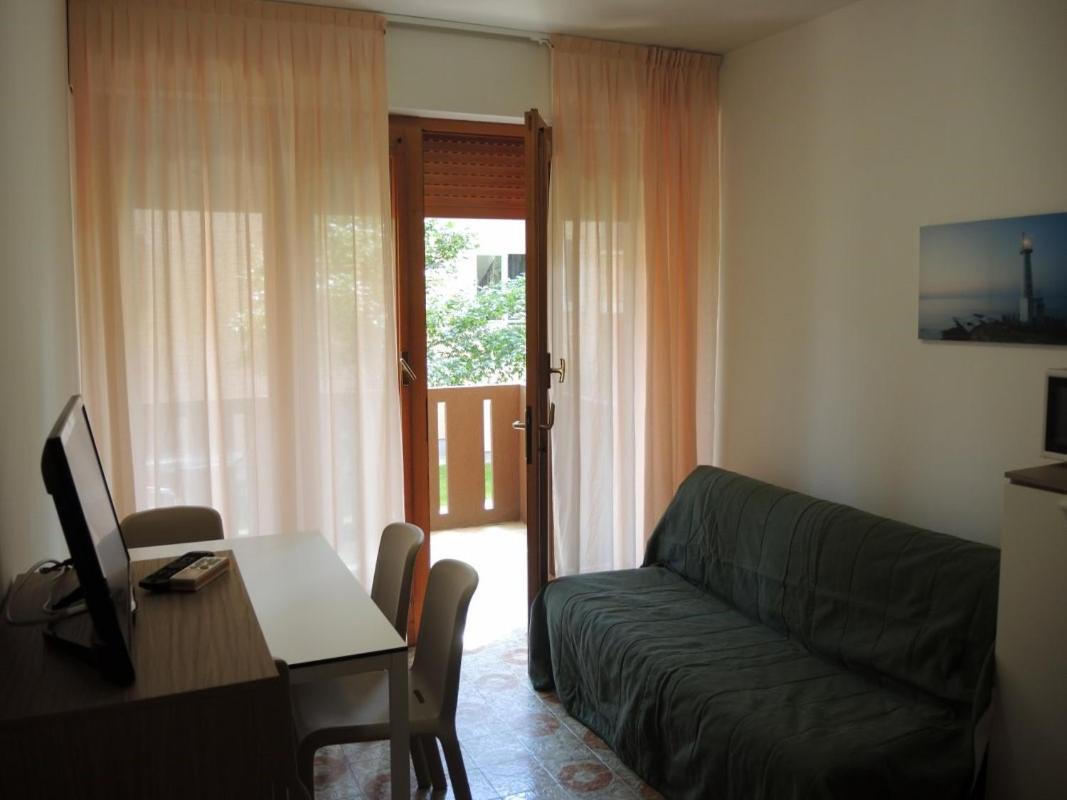 Superb Flat With Balcony Near The - Beahost Appartamento *