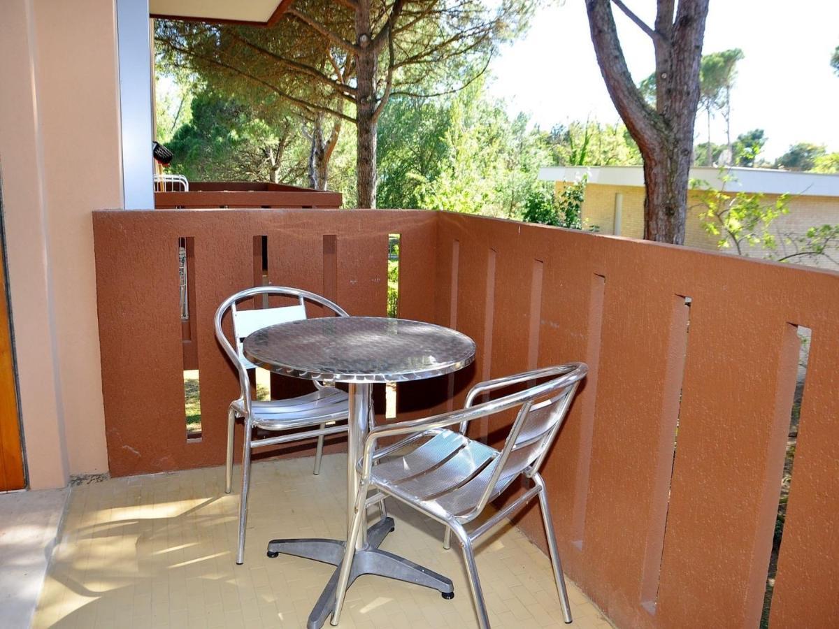 Apartment Superb Flat With Balcony Near The - Beahost